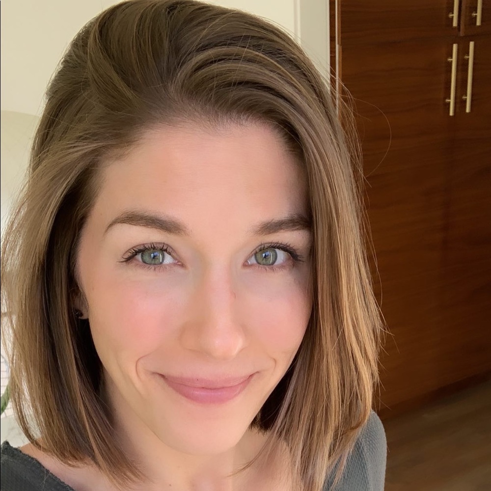 Meet your Posher, Carissa